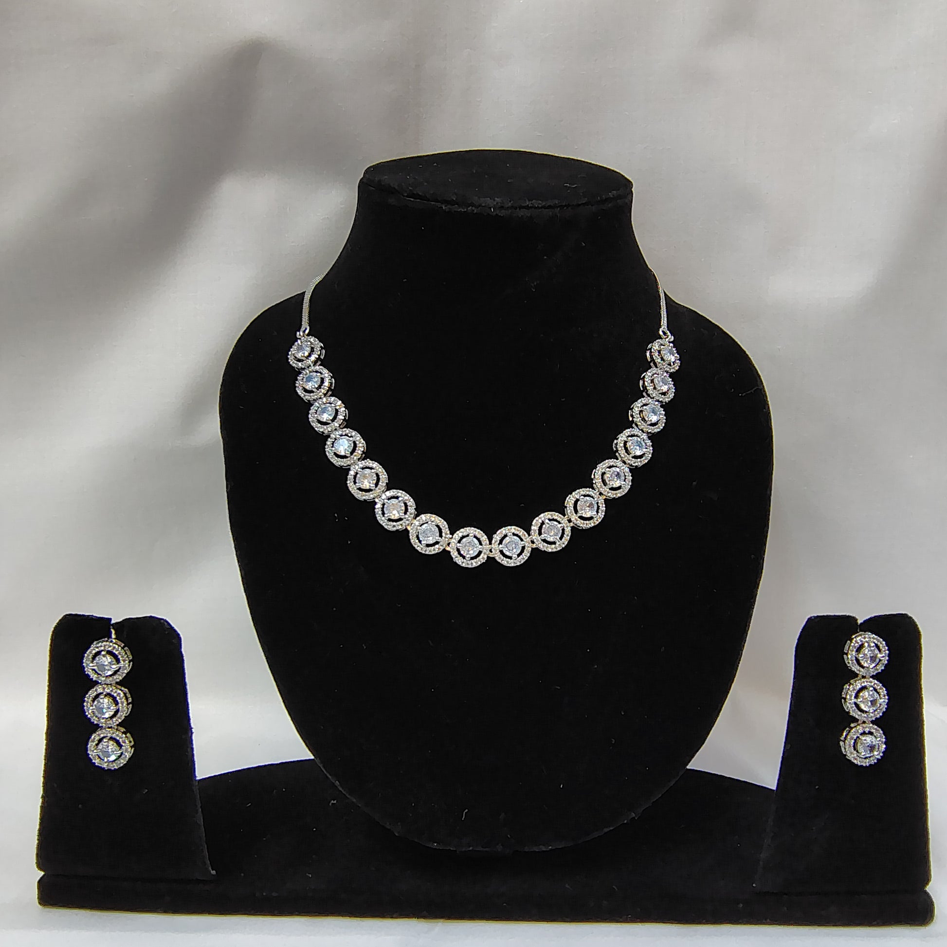 Halo Gleam Round-Cut Set Crystal White