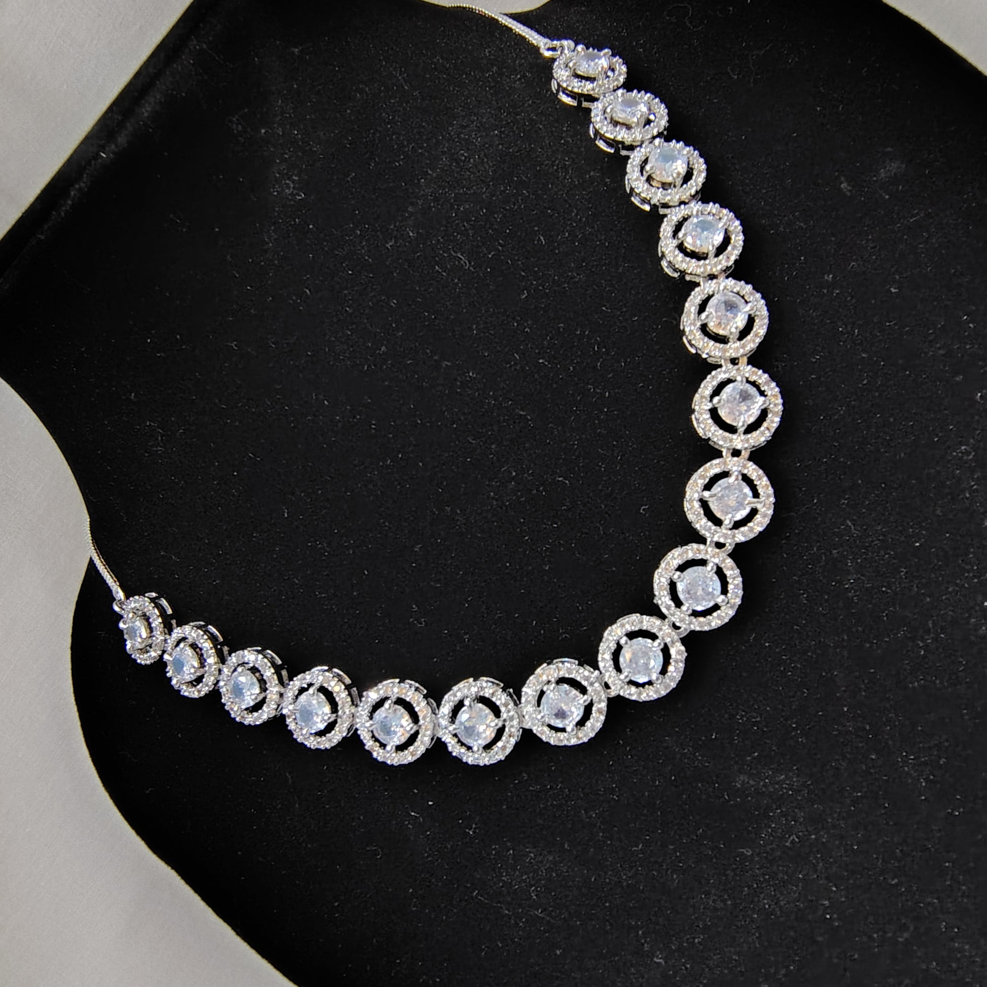 Halo Gleam Round-Cut Set Crystal White