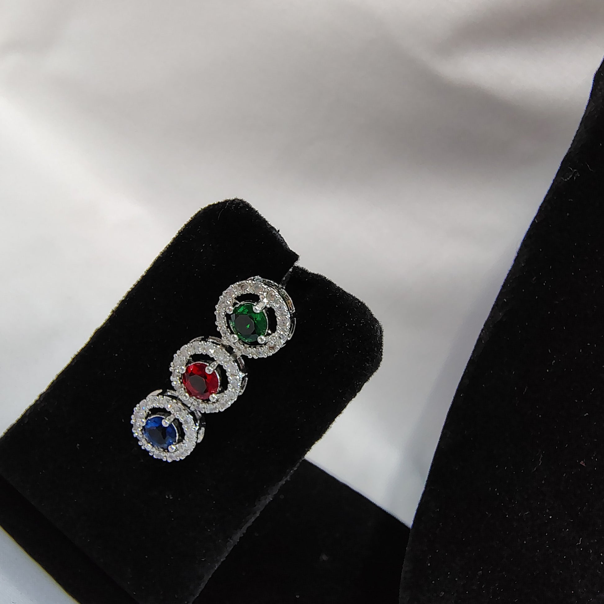 Halo Gleam Round-Cut Set Multicolor
