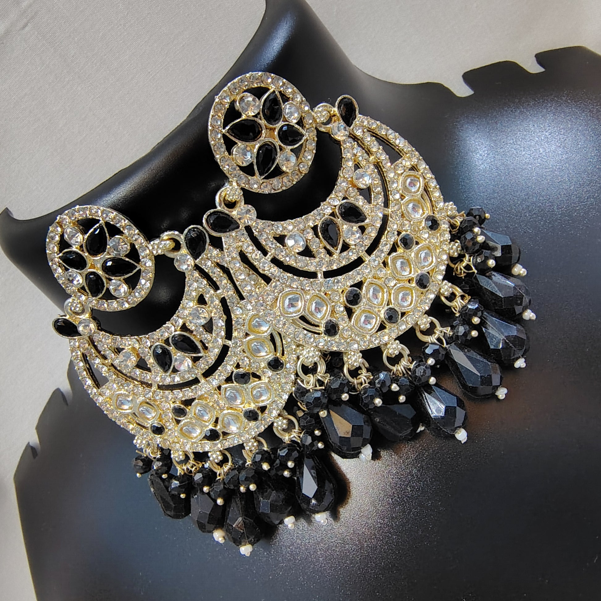 Noir Bloom Kundan Chandbali