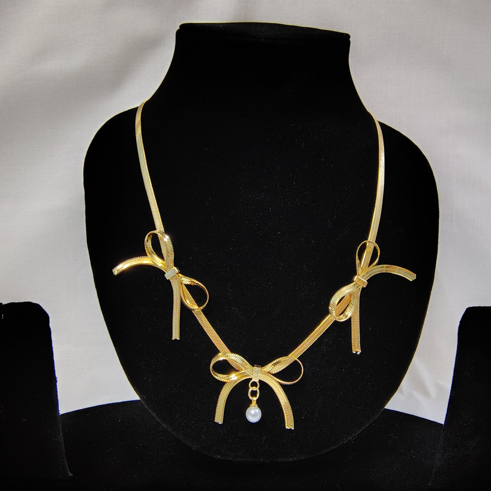 Bow Gold Pendant