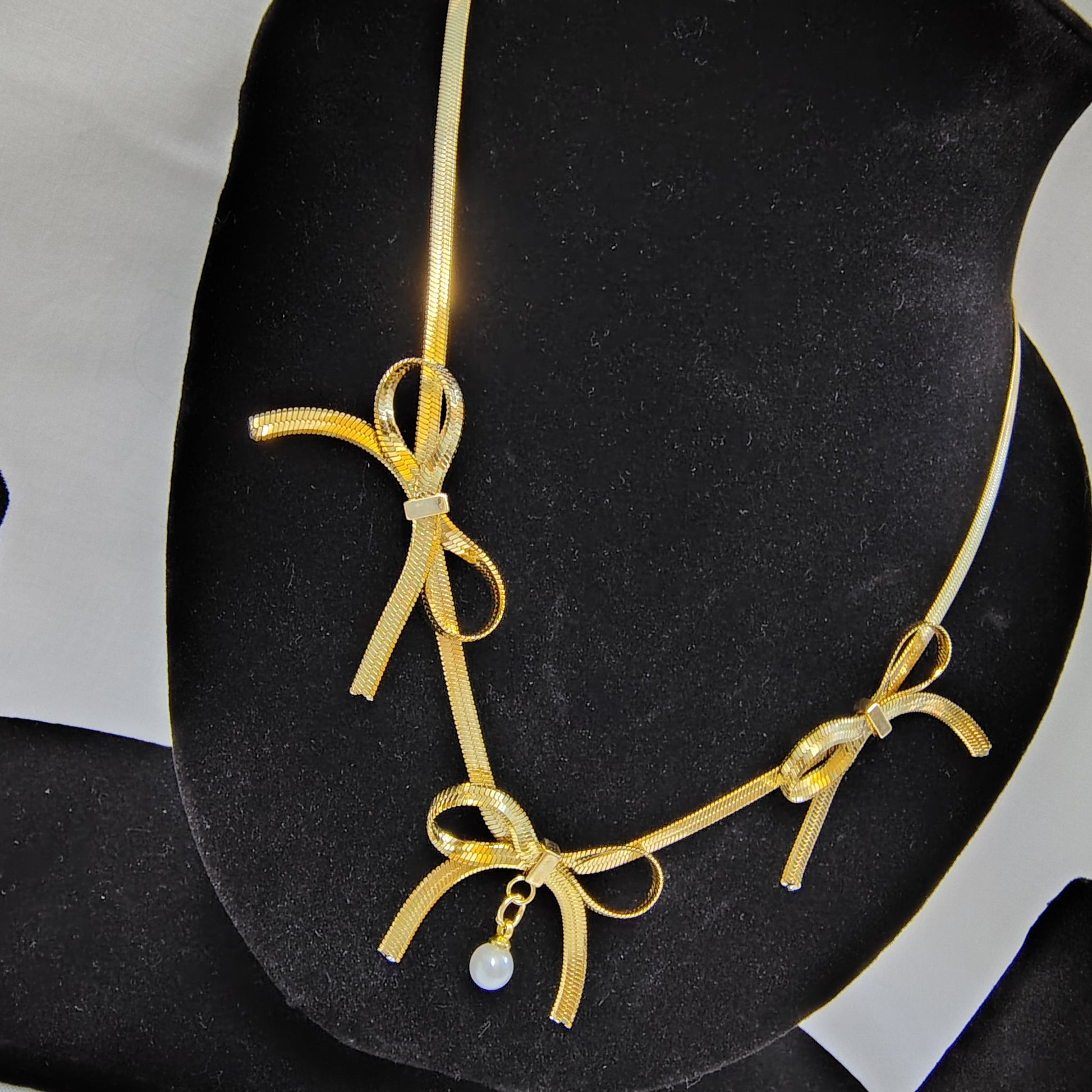 Bow Gold Pendant